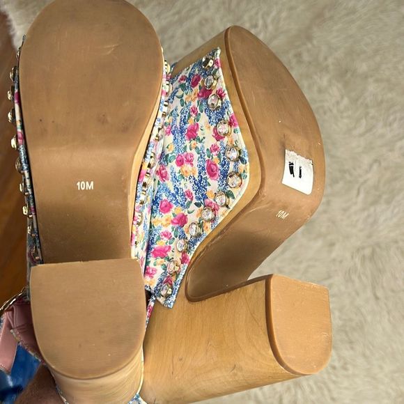 Sugar Thrillz Cottage Calling Floral Print Clogs Size 10M Nwot - Picture 9 of 10